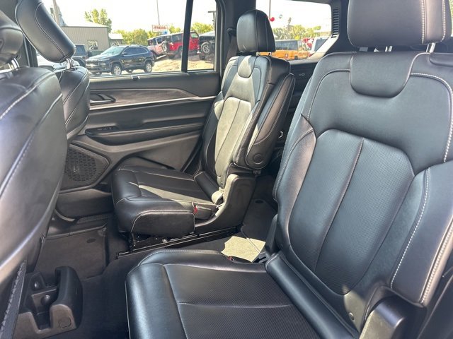 Used 2024 Jeep Grand Cherokee L Limited w/ Luxury Tech Group II image 3