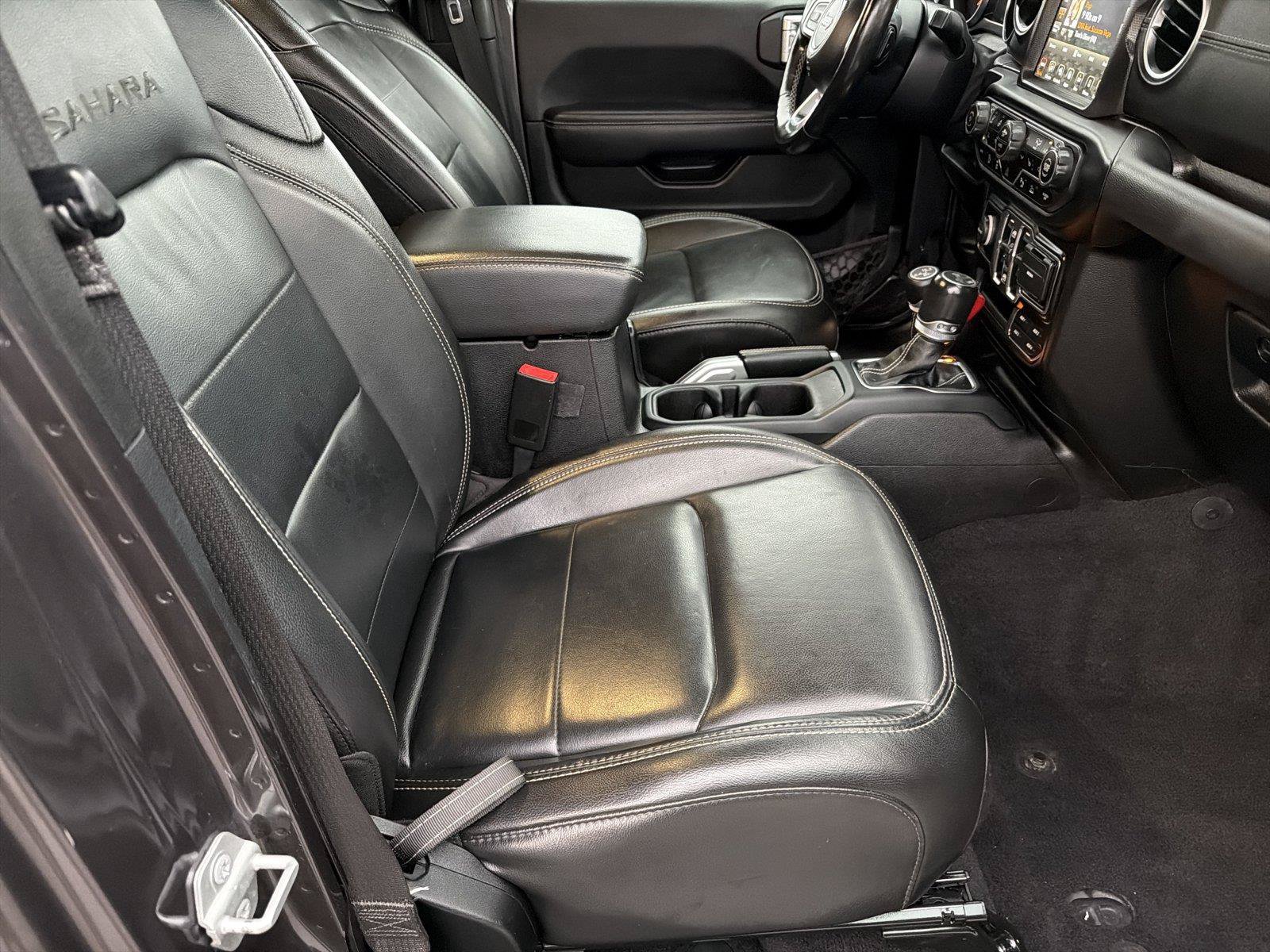 Used 2021 Jeep Wrangler Unlimited Sahara w/ Uconnect 4C Nav & Sound Group AWD/4WD image 12