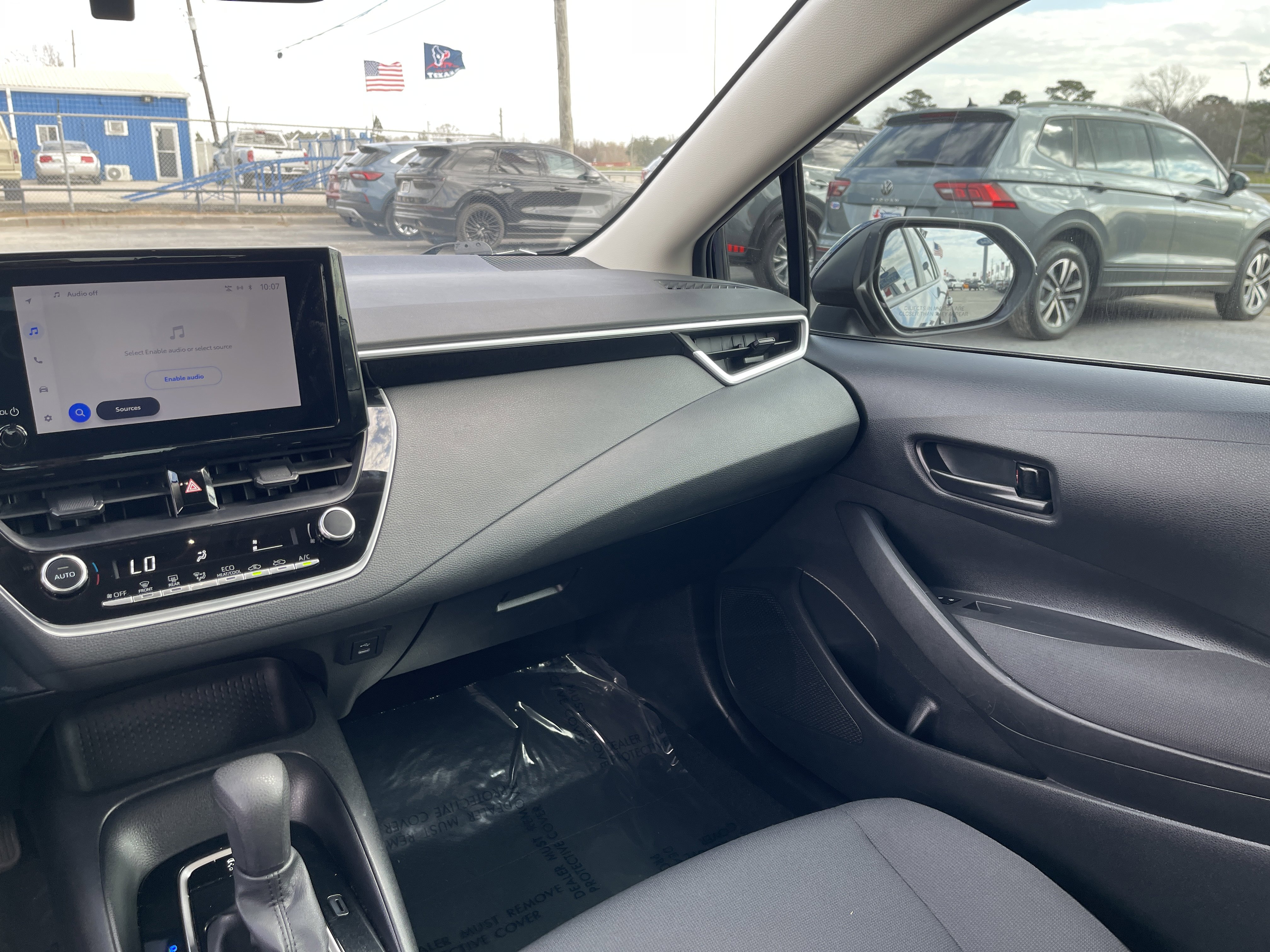 Used 2024 Toyota Corolla LE image 28