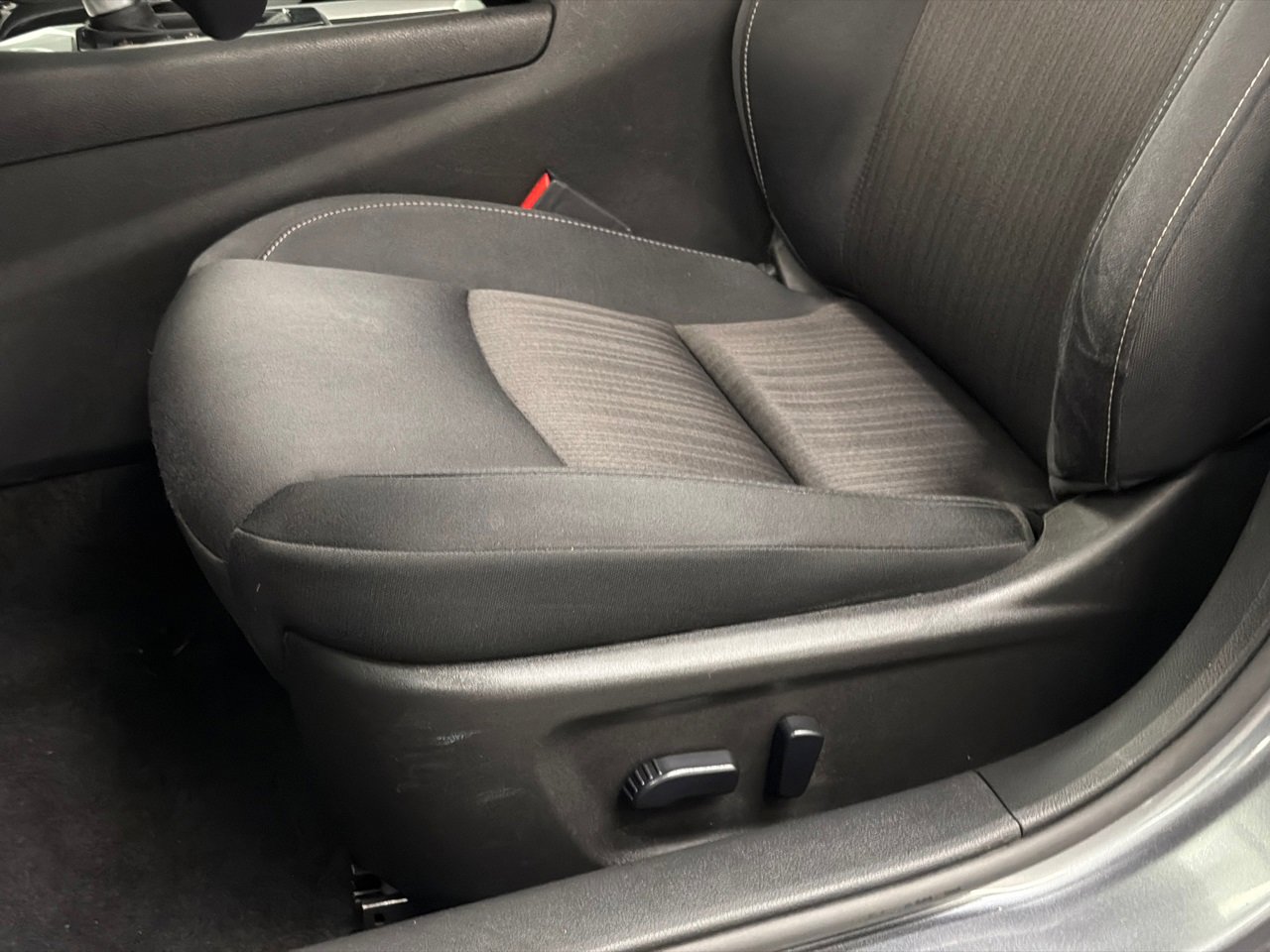 Used 2024 Nissan Altima 2.5 SV image 13