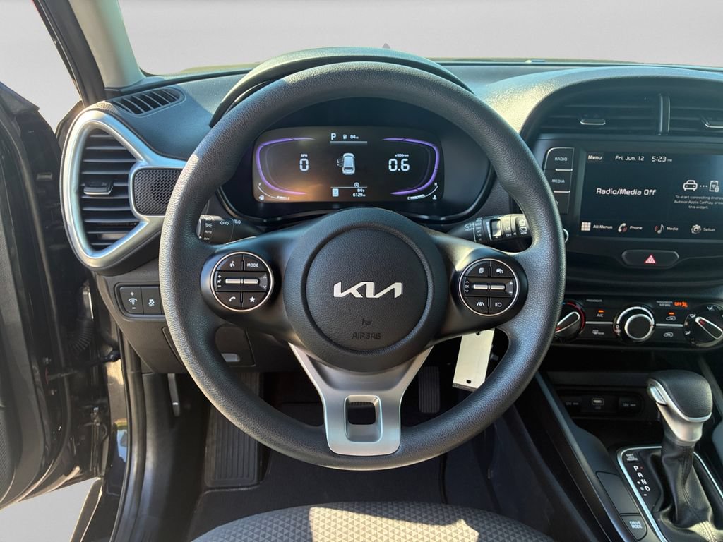 Certified 2025 Kia Soul LX w/ LX Technology Package FWD image 17