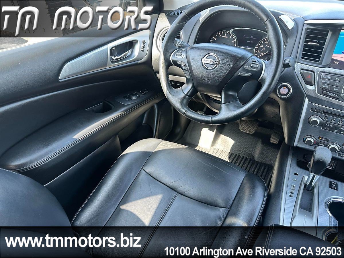 Used 2019 Nissan Pathfinder SL FWD image 16