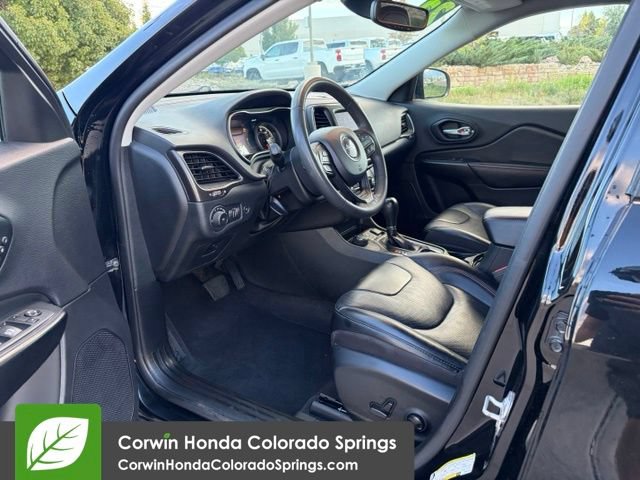 Used 2022 Jeep Cherokee Trailhawk w/ Sound & Nav Group AWD/4WD image 17