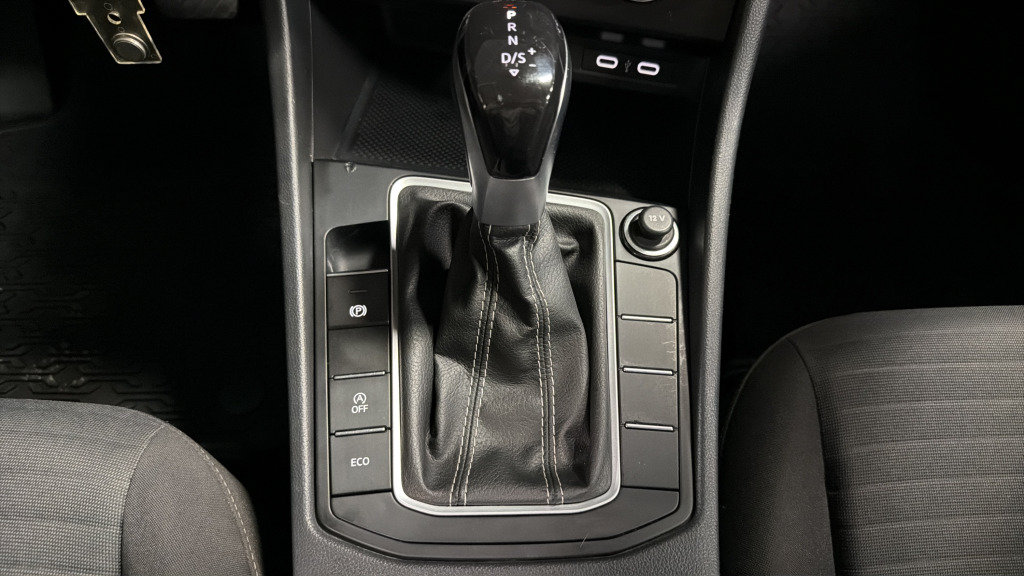 Certified 2024 Volkswagen Jetta S FWD image 40