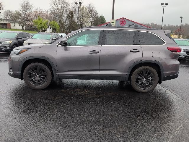 Used 2019 Toyota Highlander SE AWD/4WD image 5