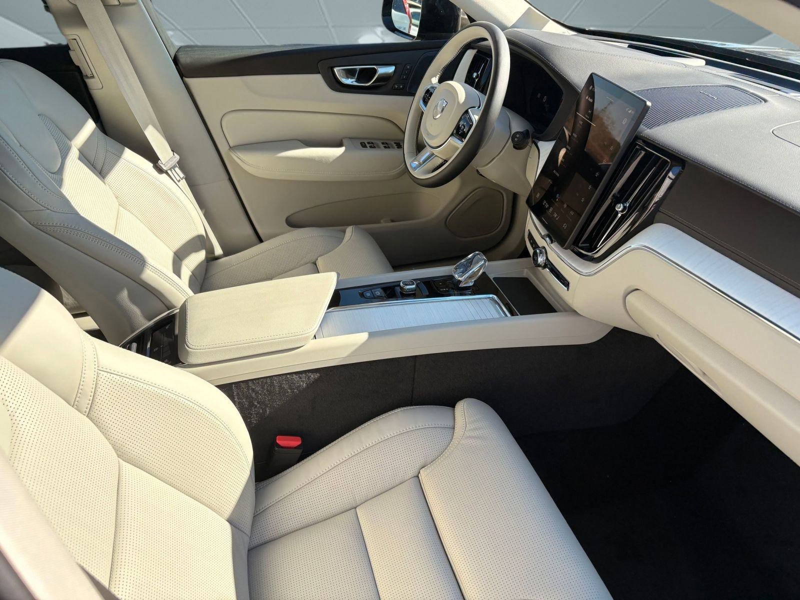 New 2026 Volvo XC60 B5 Ultra w/ Climate Package image 26