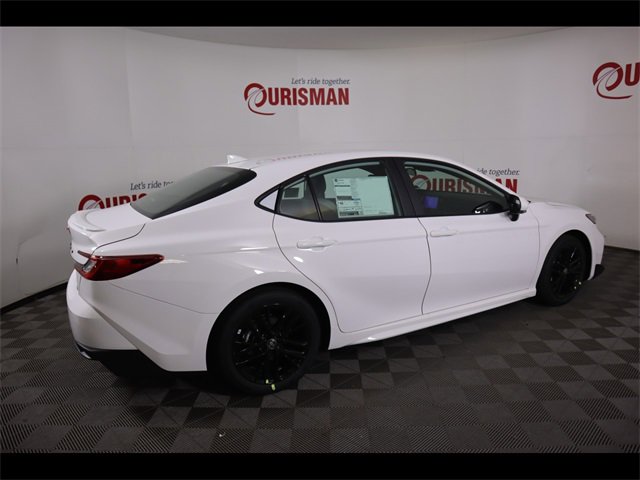 Used 2026 Toyota Camry SE image 10