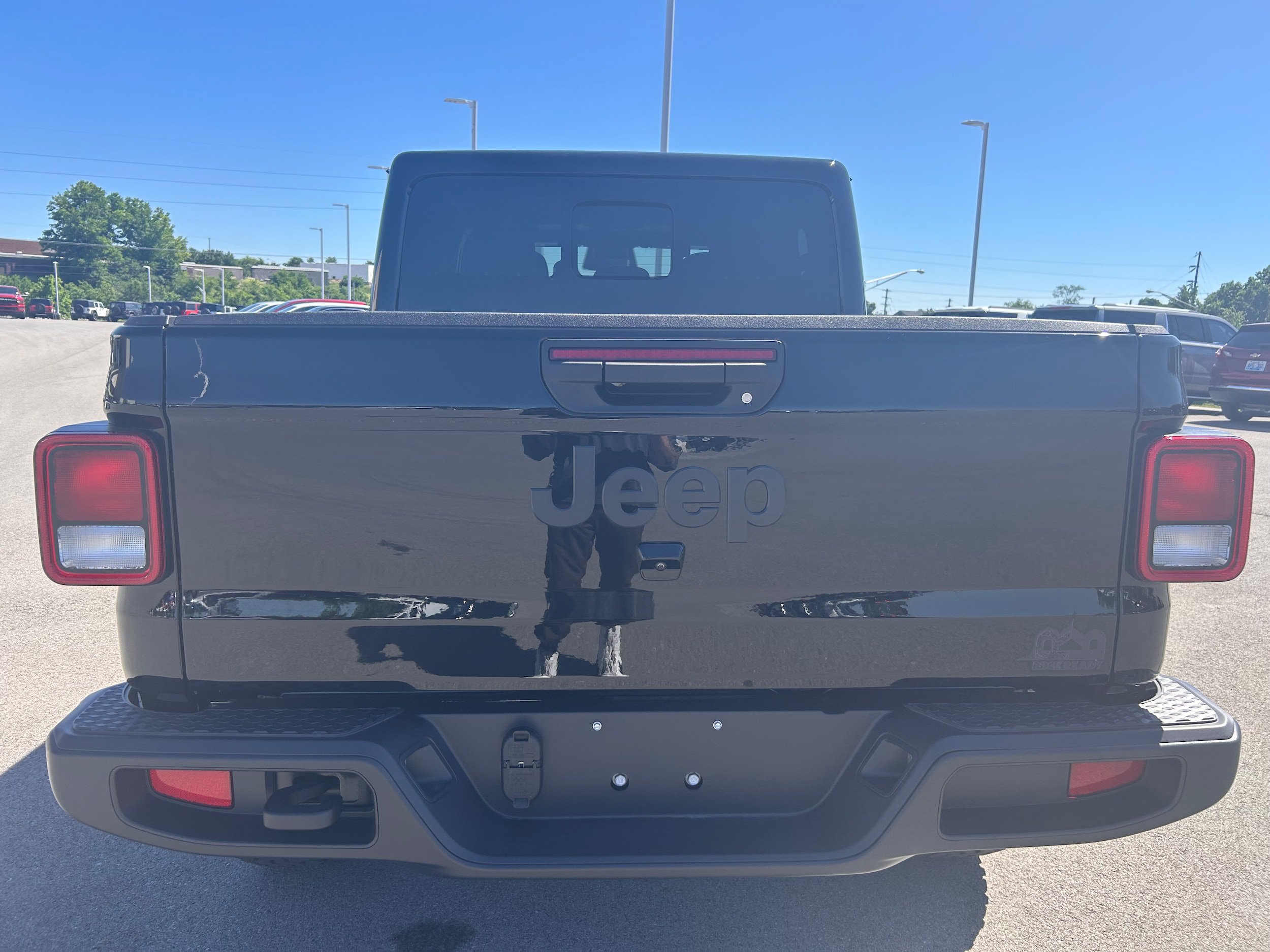 New 2026 Jeep Gladiator Sport AWD/4WD image 4