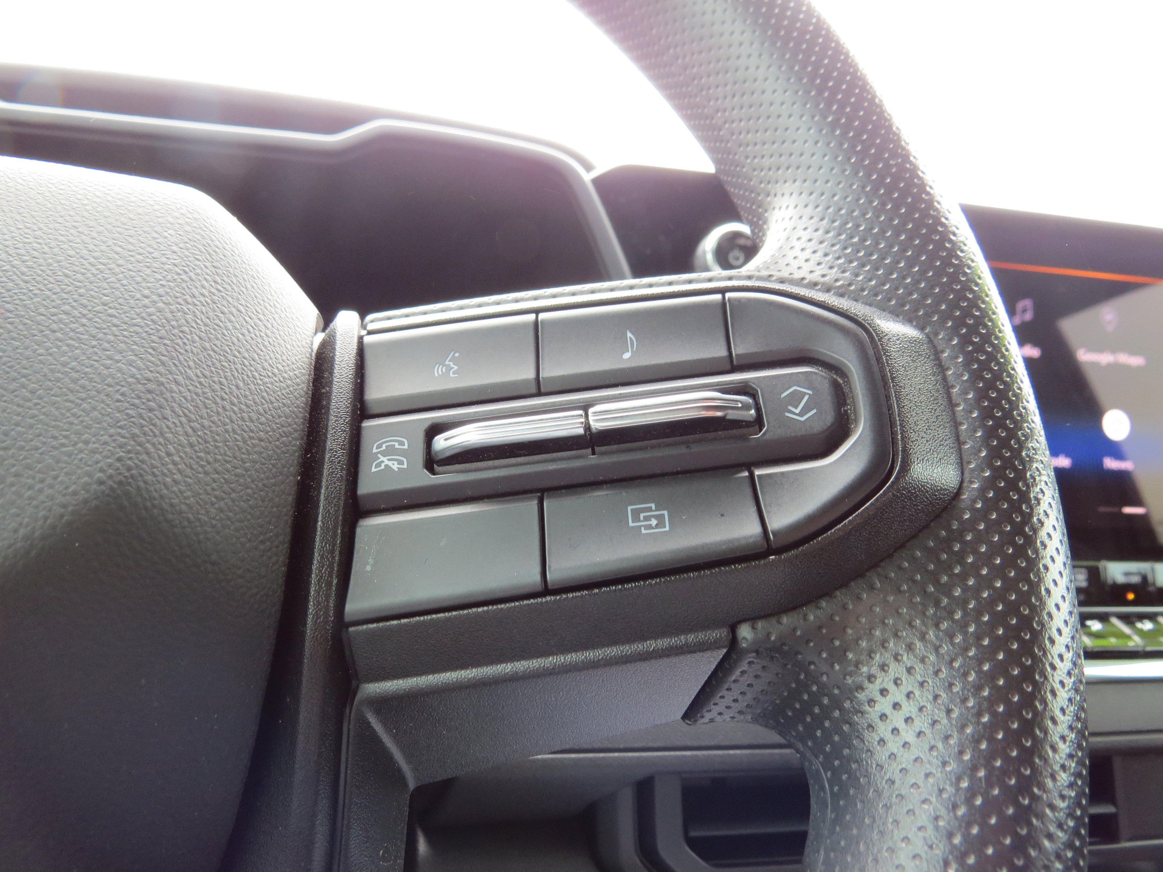 Certified 2024 Chevrolet Colorado Trail Boss w/ Technology Package image 22