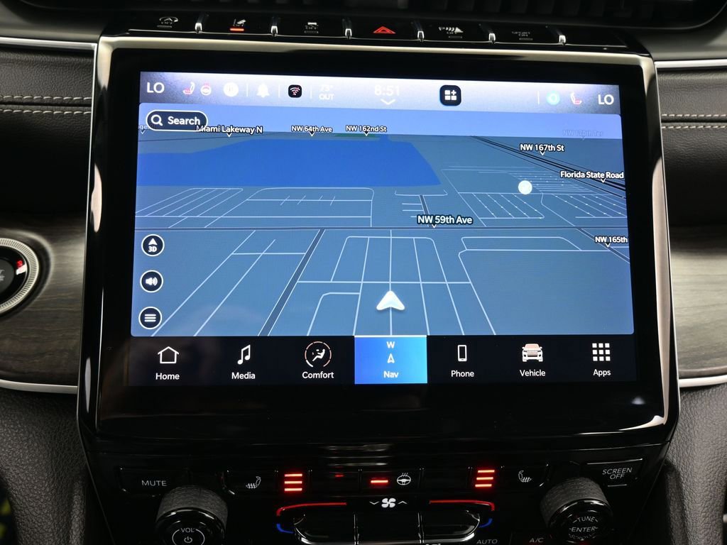 Used 2023 Jeep Grand Cherokee Limited w/ Black Appearance Package image 19