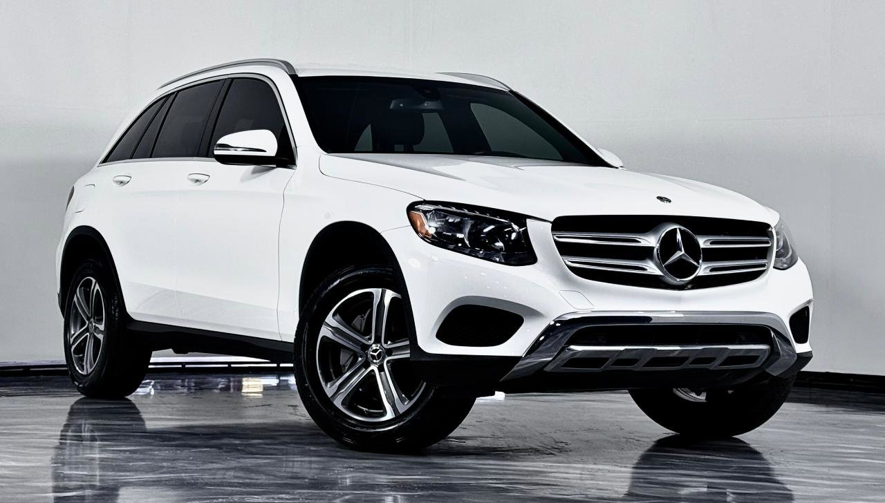 Used 2019 Mercedes-Benz GLC 300 4MATIC w/ Premium Package image 2