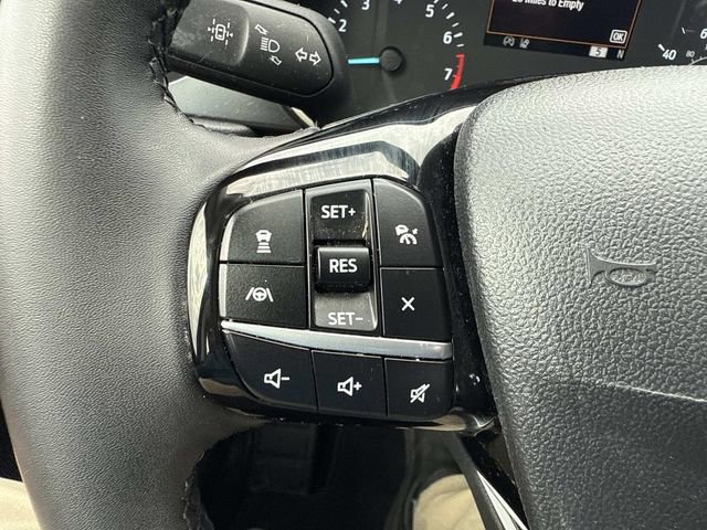 Used 2022 Ford Escape SE w/ SE Sport Appearance Package image 39