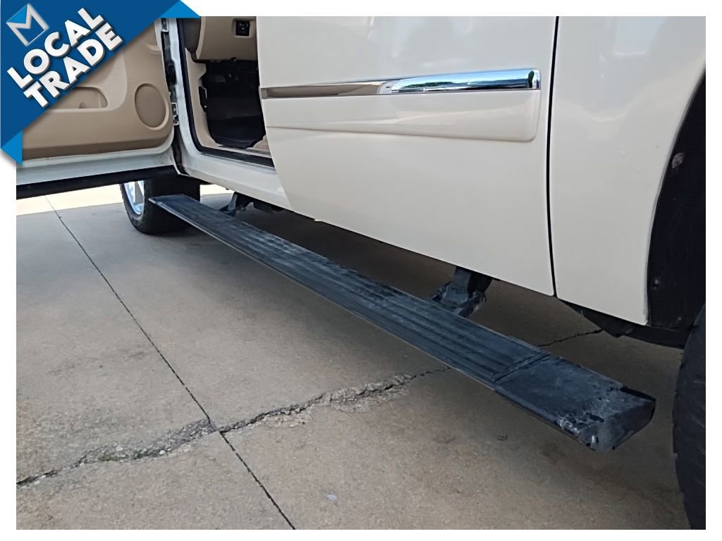 Used 2013 Chevrolet Avalanche LTZ AWD/4WD image 13