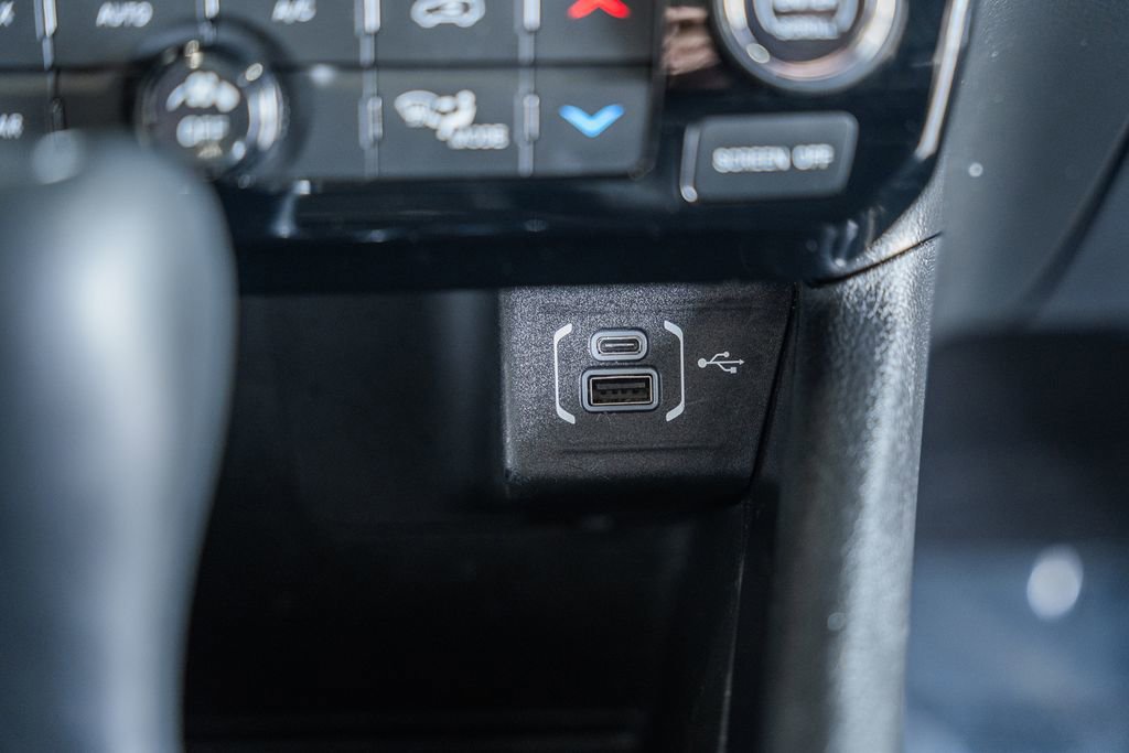 Certified 2025 Jeep Compass Latitude w/ Sun & Sound Group image 31