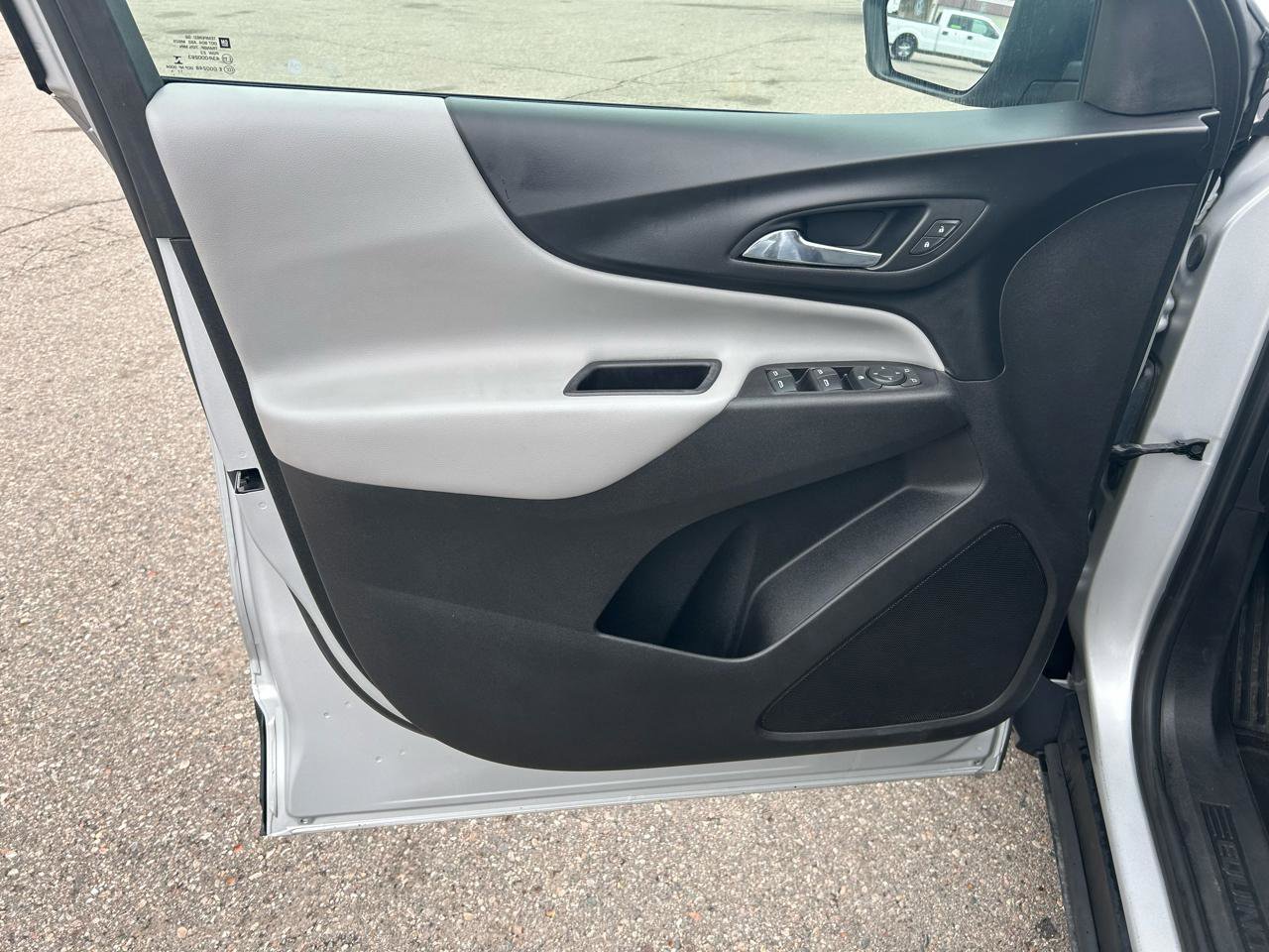 Used 2018 Chevrolet Equinox LS image 14