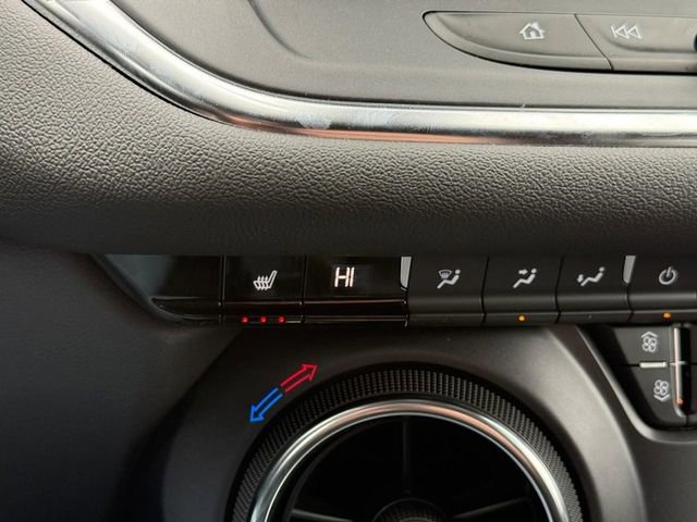 Used 2025 Chevrolet Blazer LT image 25