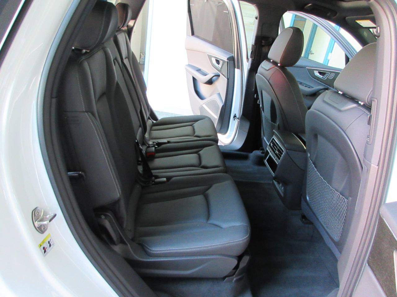 Used 2025 Audi Q7 3.0T Premium Plus w/ Premium Plus Package AWD/4WD image 40