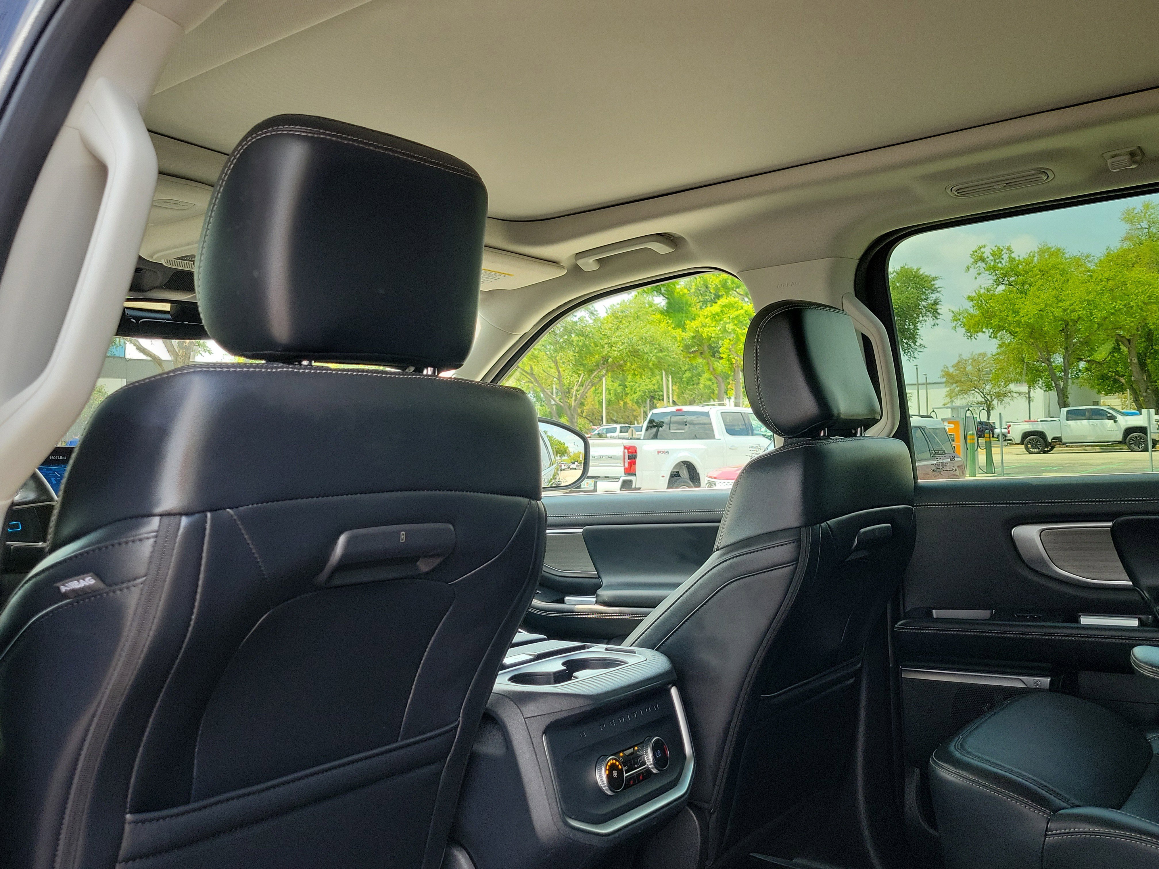 Certified 2025 Ford Expedition Platinum AWD/4WD image 14
