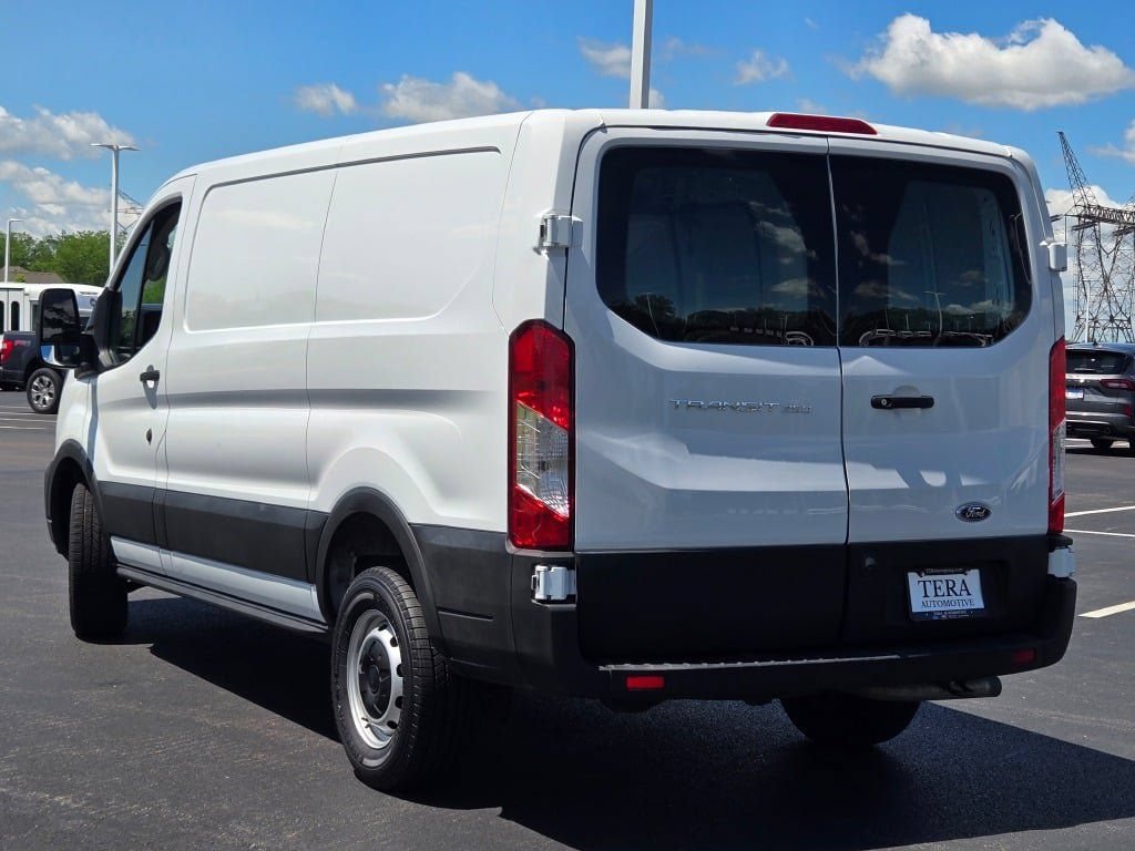 Used 2020 Ford Transit 250 Low Roof RWD image 12