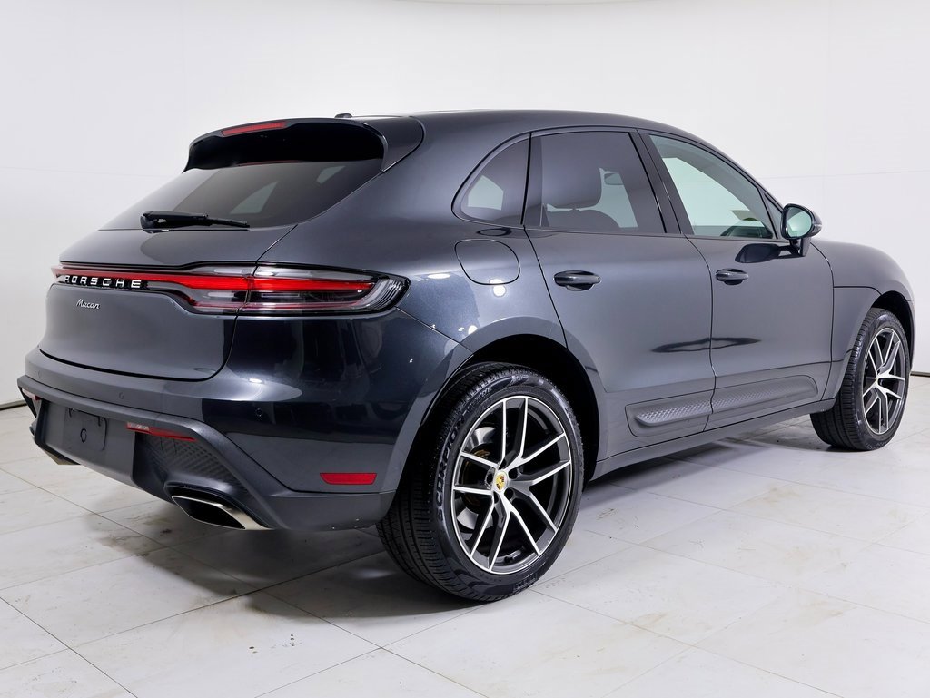Used 2025 Porsche Macan image 28