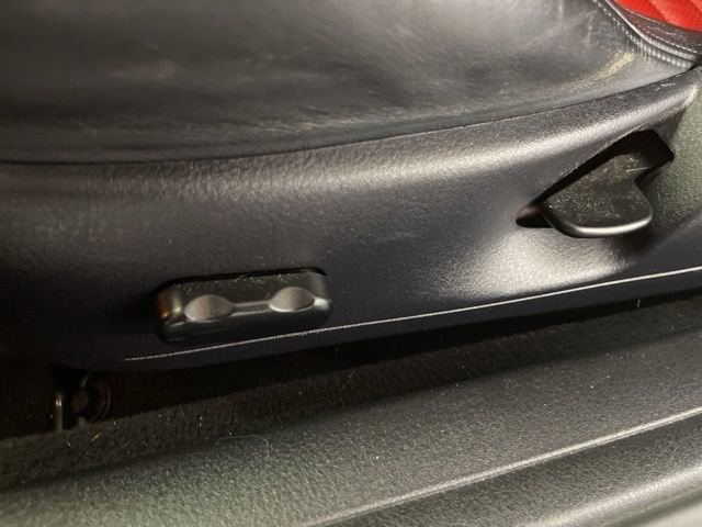 Used 2003 Ford Thunderbird image 17