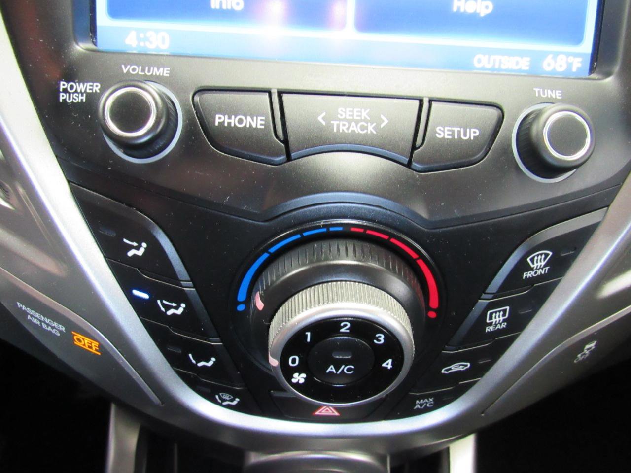 Used 2013 Hyundai Veloster image 22