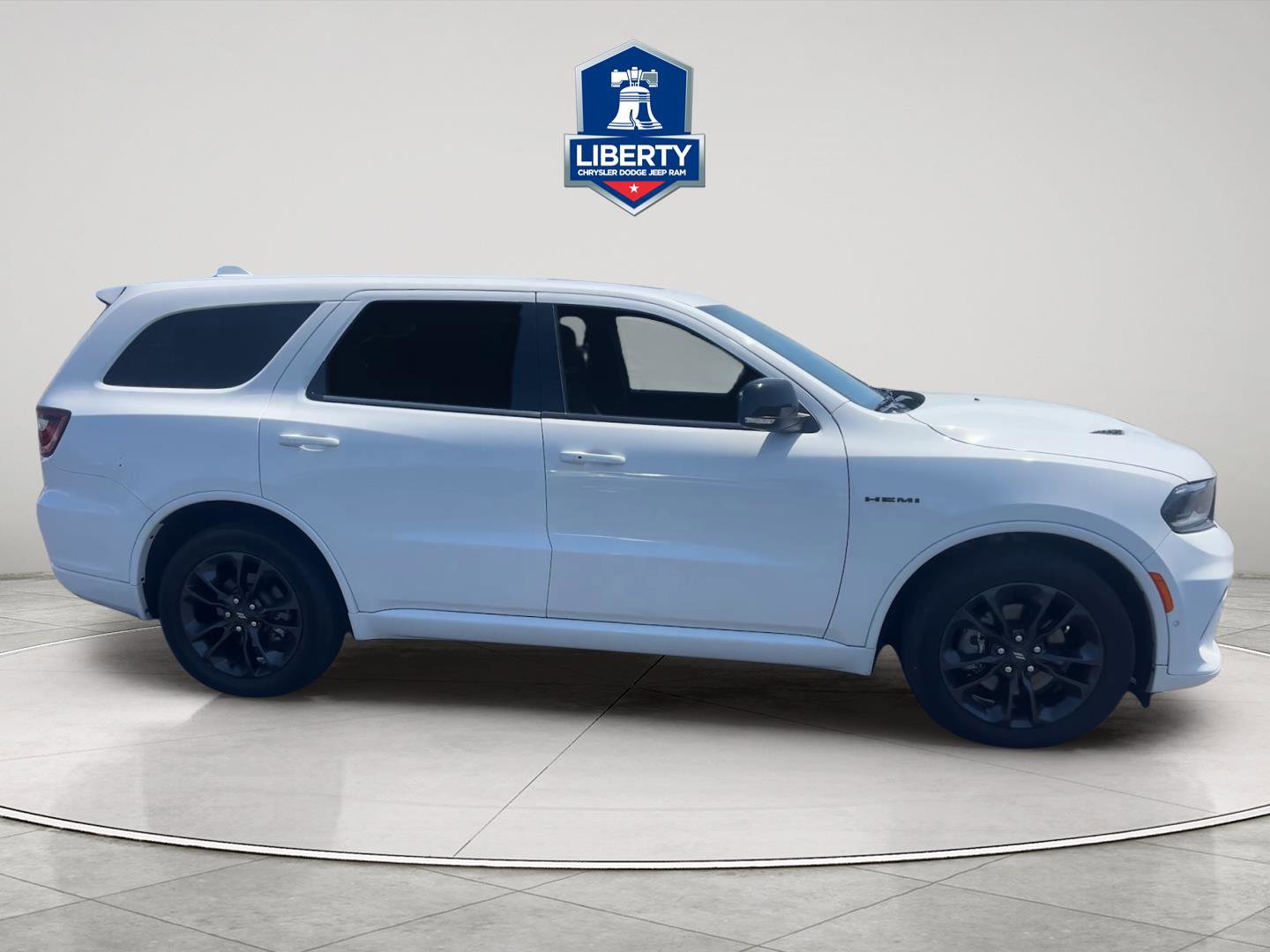 Used 2022 Dodge Durango R/T w/ Blacktop Package AWD/4WD image 4