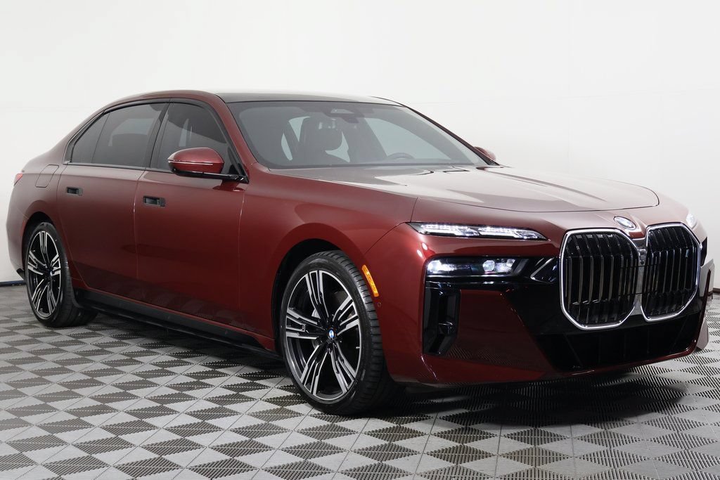 Used 2023 BMW i7 xDrive60 w/ Parking Assistance Package AWD/4WD image 3