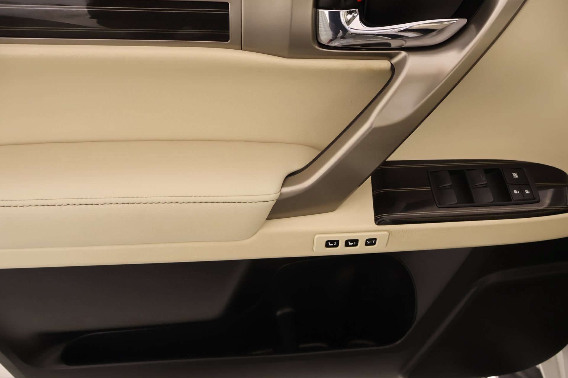 Used 2020 Lexus GX 460 Luxury w/ Off Road Package AWD/4WD image 18