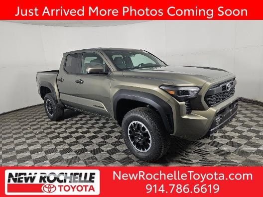 Used 2025 Toyota Tacoma TRD Off-Road image 1
