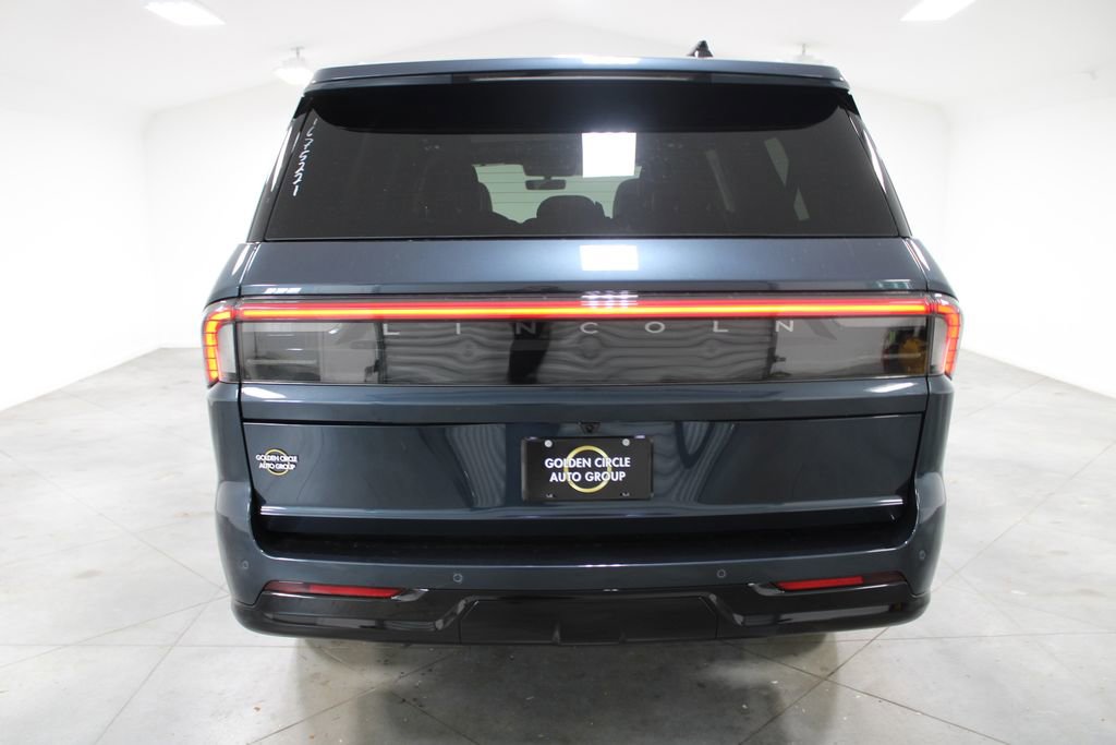 New 2026 Lincoln Navigator L Reserve AWD/4WD image 7