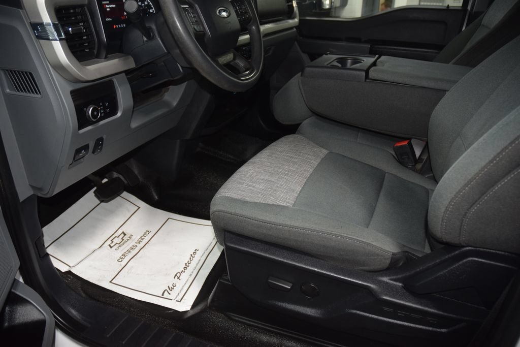 Used 2024 Ford F550 4x4 Crew Cab Super Duty w/ XLT Value Package image 30