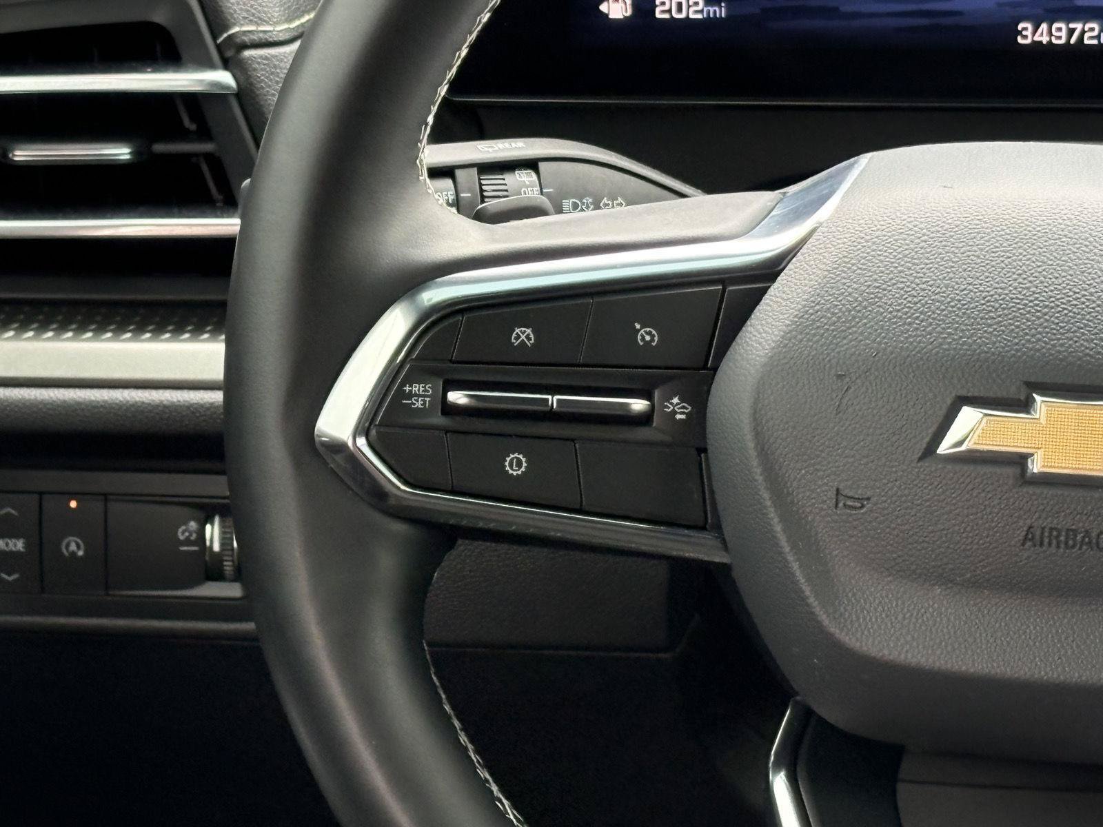 Used 2025 Chevrolet Traverse LT FWD image 10