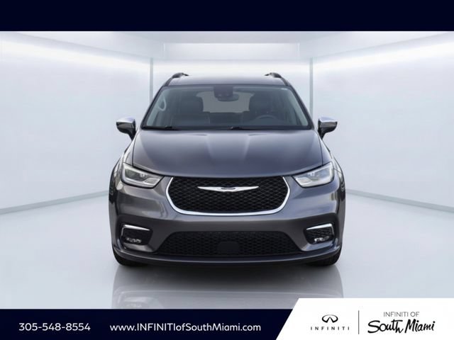 Used 2023 Chrysler Pacifica Limited FWD image 2