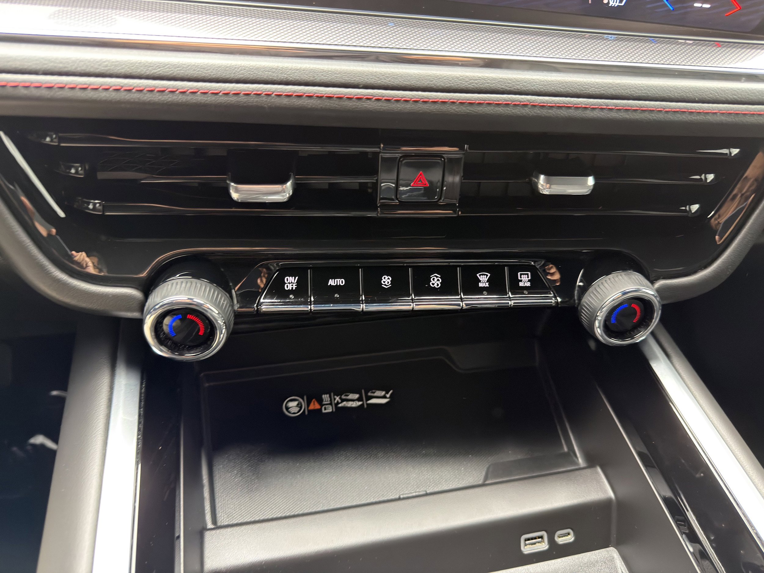 Used 2025 Chevrolet Tahoe RST RWD image 32