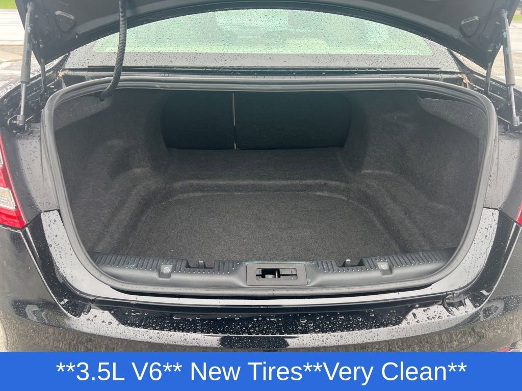 Used 2016 Ford Taurus SE FWD image 35