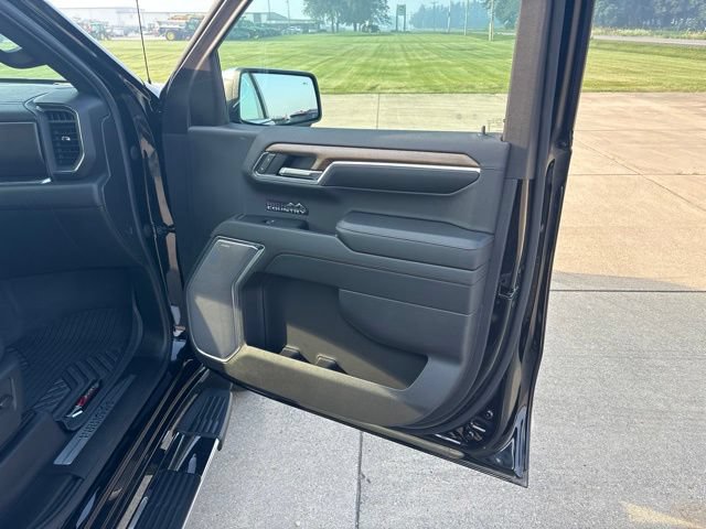 Used 2024 Chevrolet Silverado 1500 High Country w/ Technology Package AWD/4WD image 22