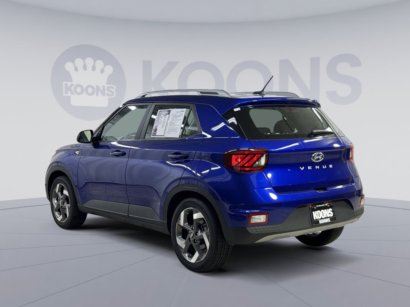 Used 2025 Hyundai Venue SEL FWD image 18