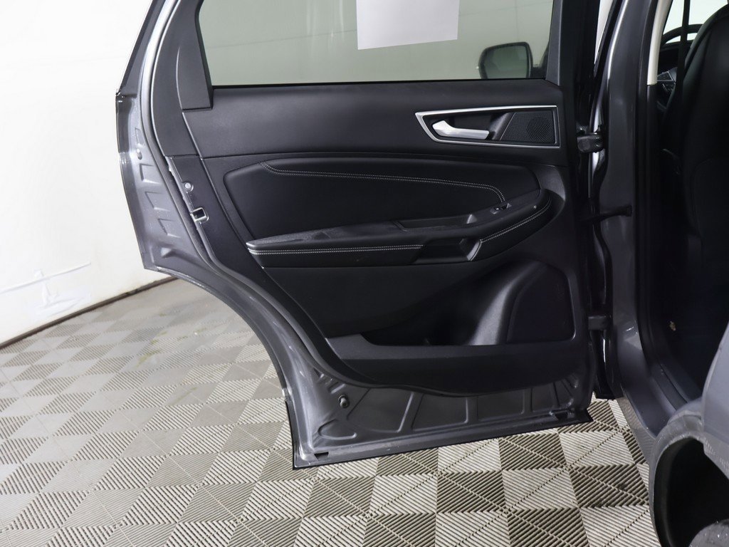 Used 2024 Ford Edge Titanium image 24