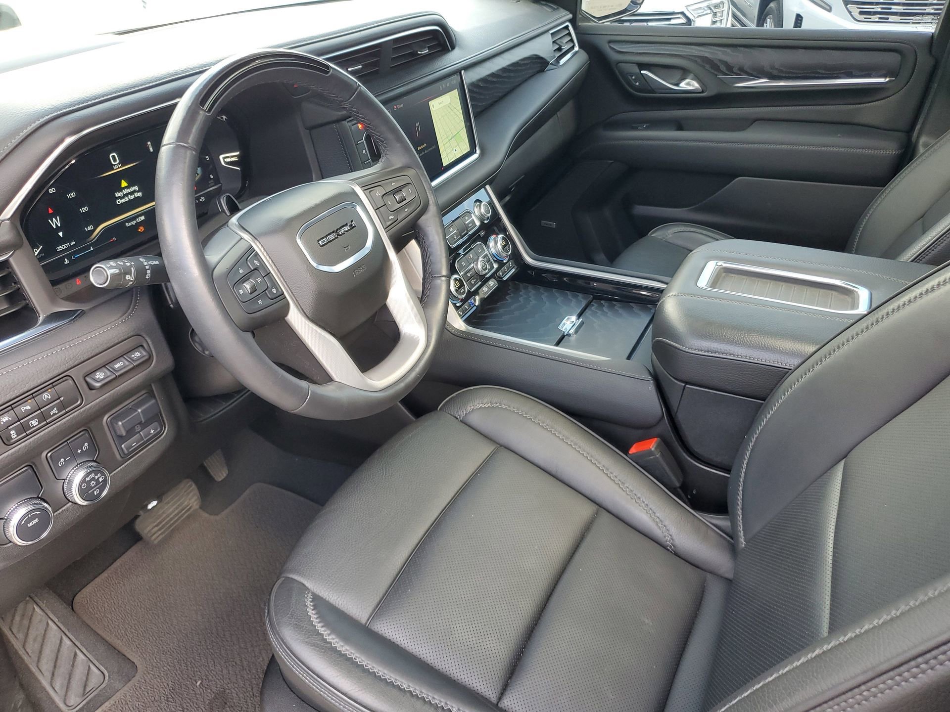 Used 2024 GMC Yukon XL Denali w/ Advanced Technology Package RWD image 20