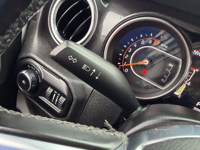 Used 2020 Jeep Wrangler Unlimited Sahara AWD/4WD image 29