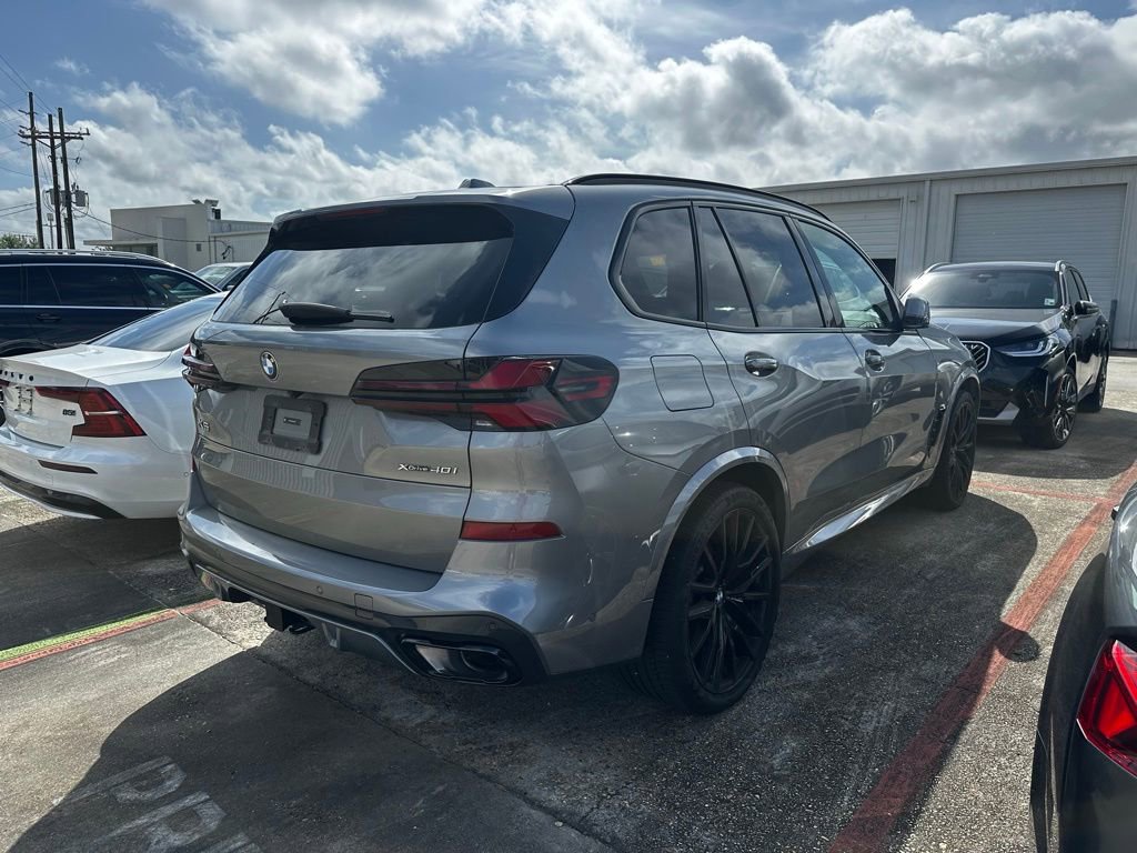 Used 2024 BMW X5 xDrive40i w/ M Sport Package image 2