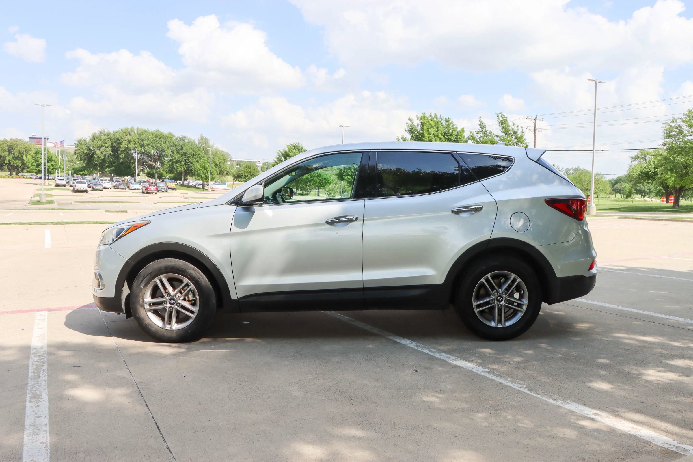 Used 2017 Hyundai Santa Fe Sport FWD image 4