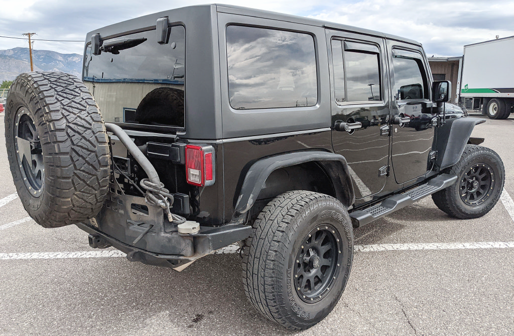 Used 2017 Jeep Wrangler Unlimited Sport w/ Quick Order Package 24S AWD/4WD image 3