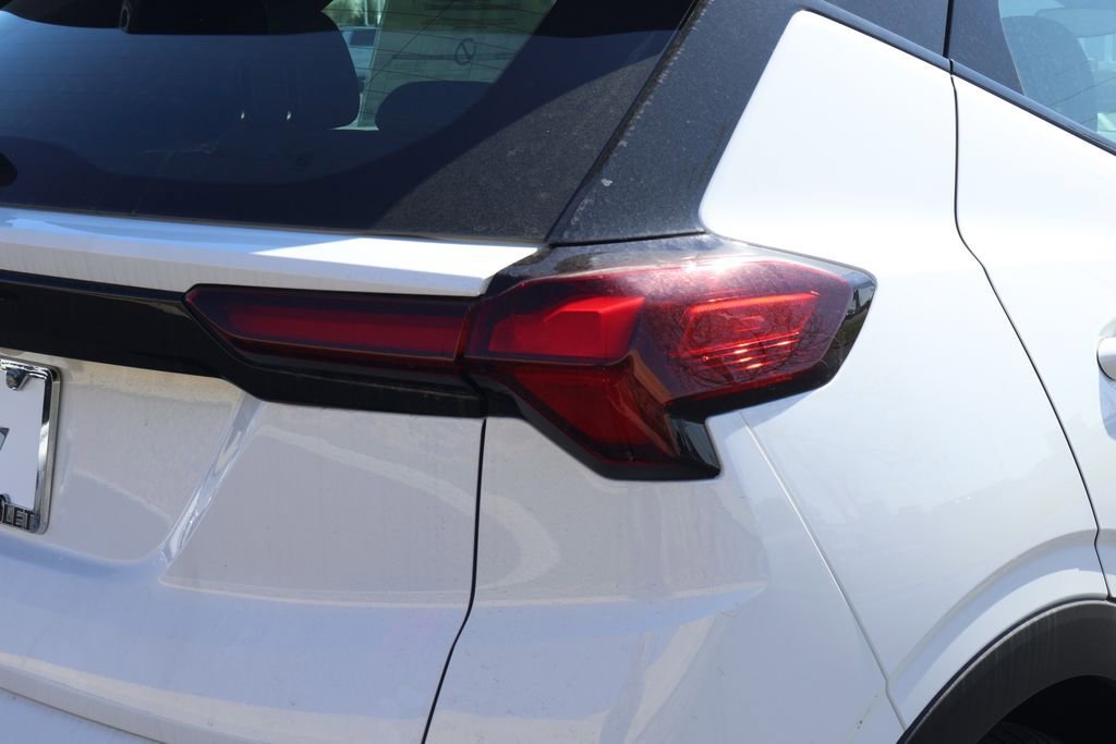New 2027 Chevrolet Bolt LT w/ Comfort Package FWD image 7