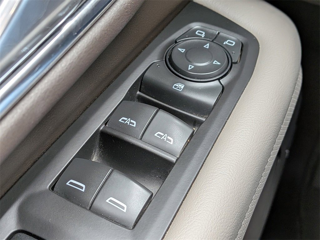 Used 2022 GMC Yukon XL SLT image 24