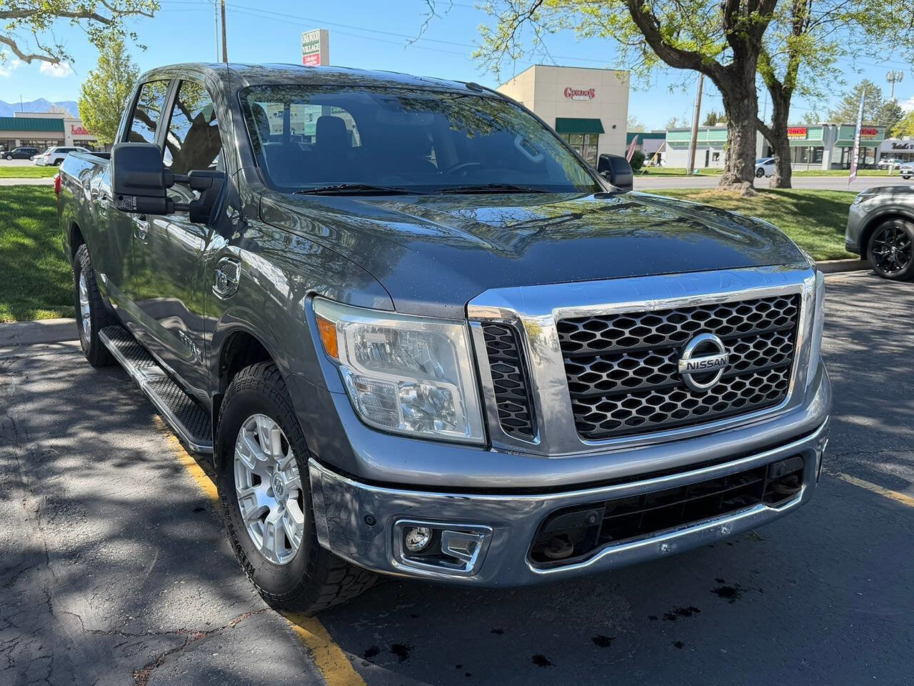 Used 2017 Nissan Titan S AWD/4WD image 3
