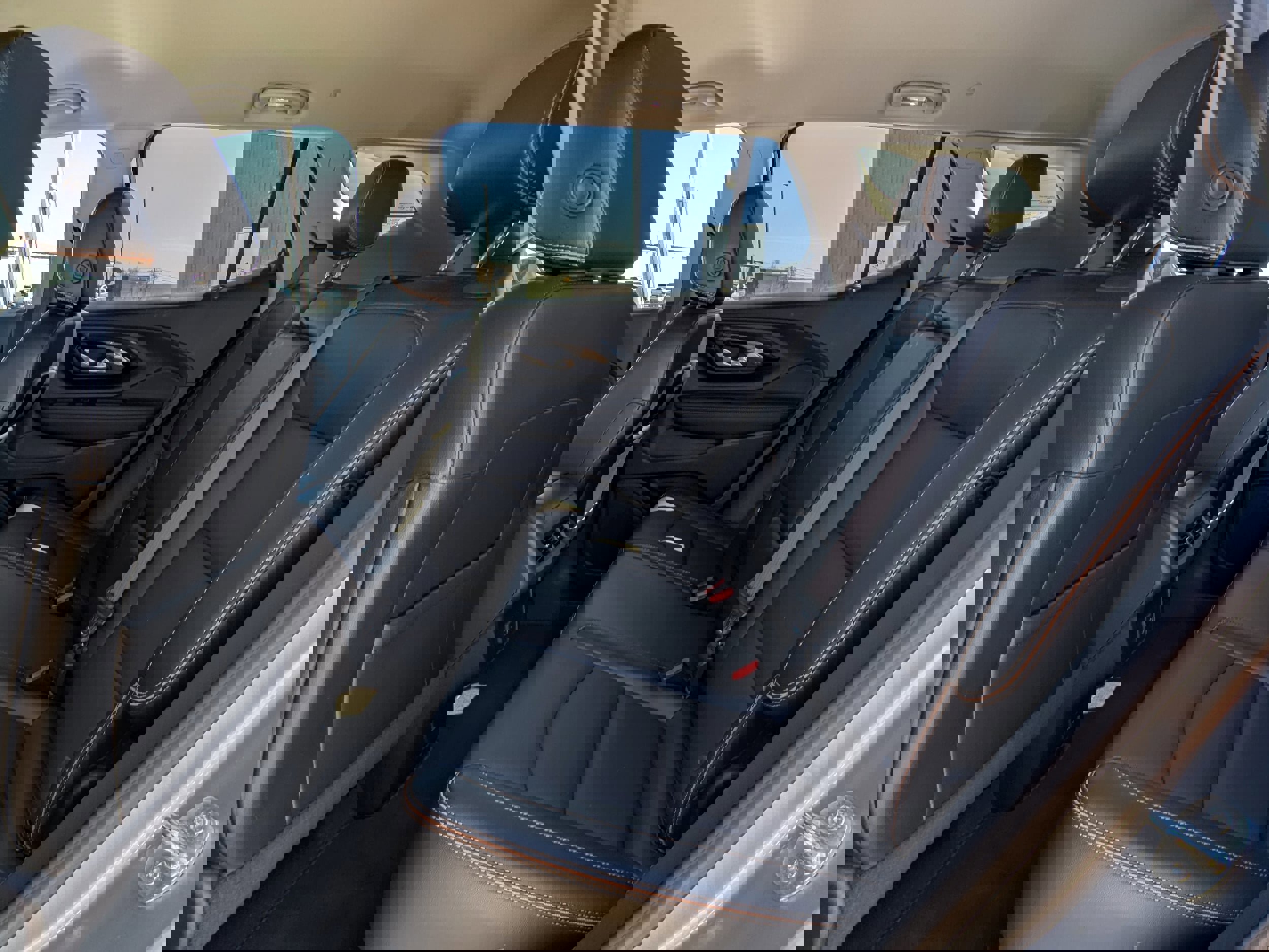 Used 2023 GMC Terrain AT4 image 3