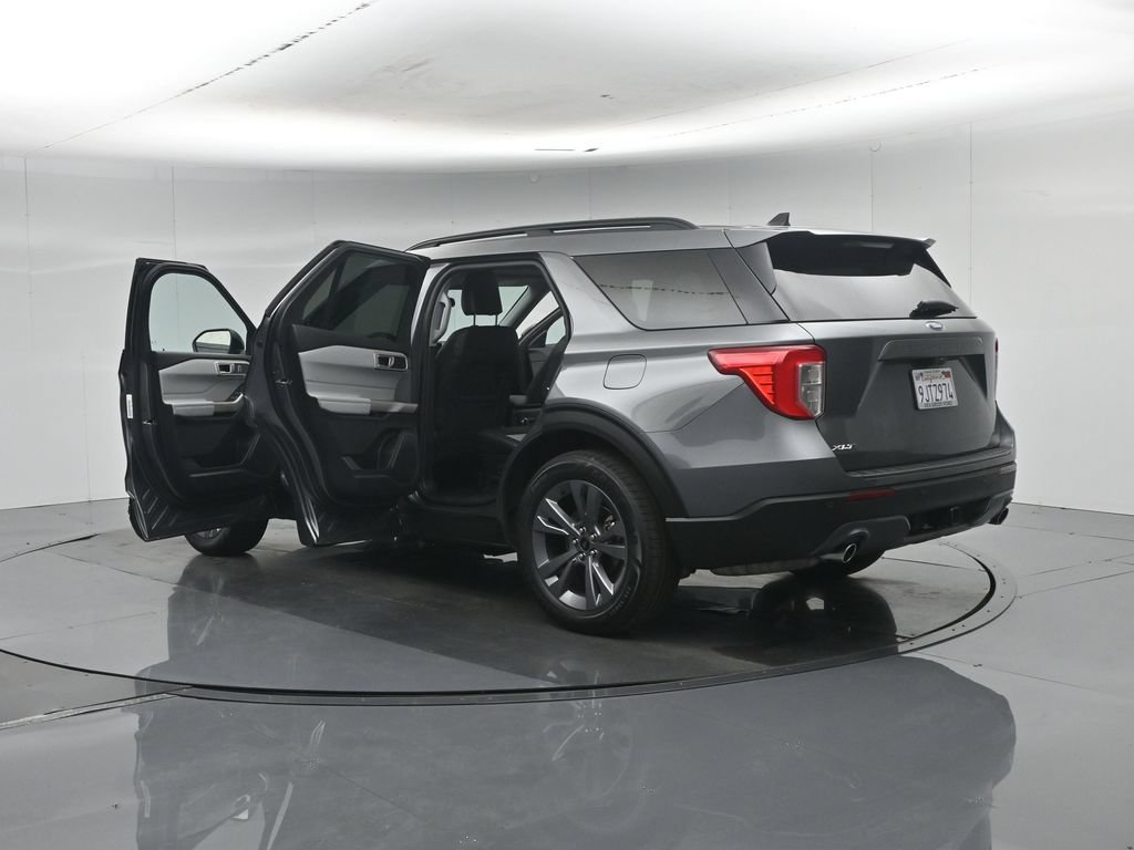 Certified 2023 Ford Explorer XLT w/ Equipment Group 202A RWD image 39