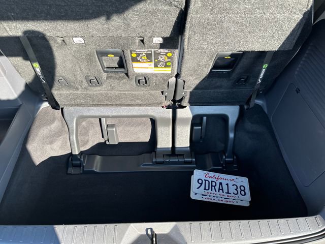 Used 2023 Toyota Sienna LE FWD image 28